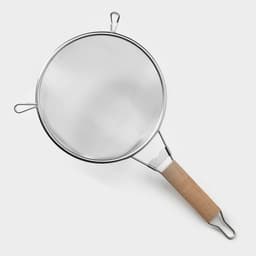 Сито для просеивания с деревянной ручкой Доляна «Стандарт», d=21 см, нержавеющая сталь