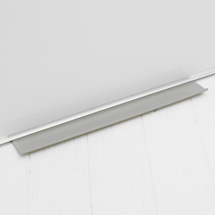 Доска двусторонняя, магнитно-маркерная, 90×60 см, с полочкой, в алюминиевой рамке