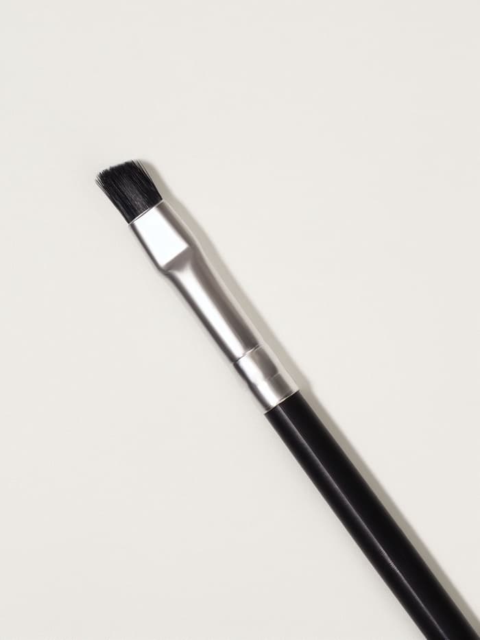 Кисть для макияжа, скошенная, 13(± 1) см, чёрная