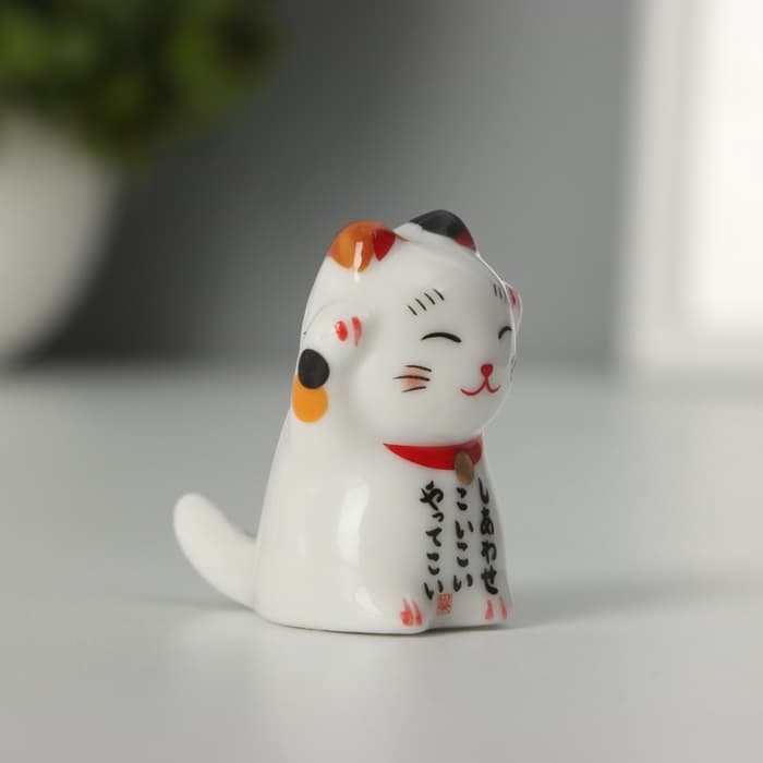 Фигурка керамика «Кот. Манэки-нэко», 4×4.3×2.5 см