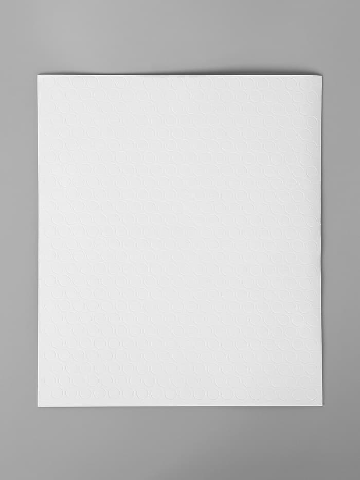 Клейкая лента двухсторонняя «Круглый белый» диаметр 1 см на листе 494 шт. 29.5×25 см