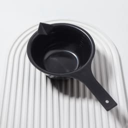 Чаша для окрашивания, с удлинённой ручкой, 300 мл, d=12×5.5(±1) см, чёрная