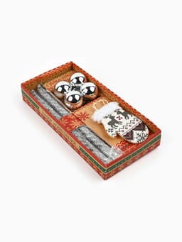 Подарочный набор «Удачного Нового года!», в наборе 2 свечи, 4 шарика, ёлочная игрушка