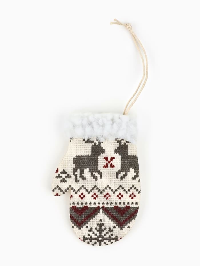 Подарочный набор «Удачного Нового года!», в наборе 2 свечи, 4 шарика, ёлочная игрушка