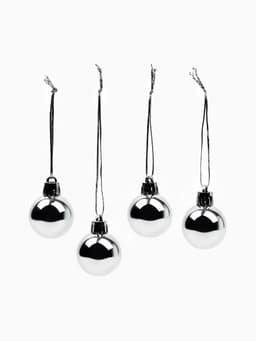 Подарочный набор «Удачного Нового года!», в наборе 2 свечи, 4 шарика, ёлочная игрушка