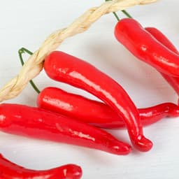 Муляж «Перцы красные», связка 12 шт., h=45 см