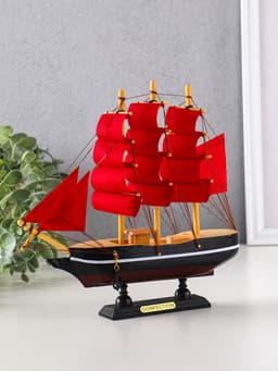 Сувенирная модель корабля «Восток», борта чёрные с белой полосой, паруса алые, 22×5×21 см, МИКС