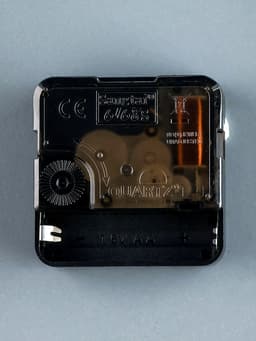 Часы настенные интерьерные «Финетти», двусторонние, на подвесе, 28×29.5 см, d=21.5 см, от батареек 2×АА