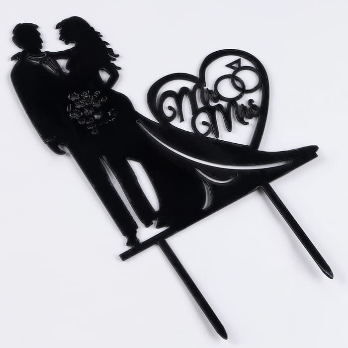 Топпер для торта «Влюблённая пара»