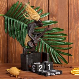 Вечный календарь «Абориген с гитарой», 23×16×7 см, дерево