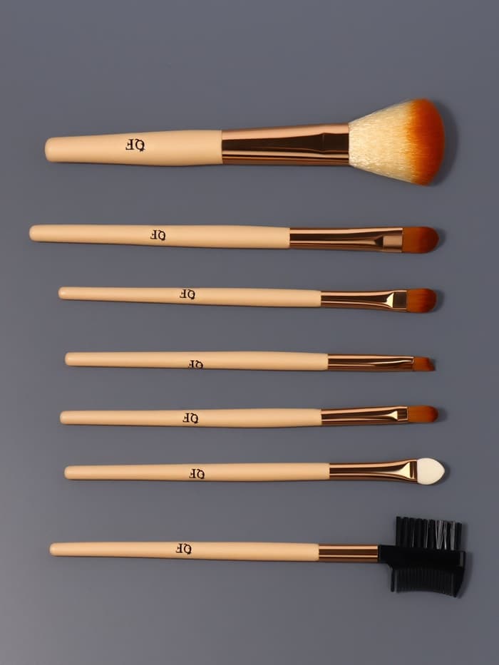 Набор кистей для макияжа PASTEL BLUSH, 7 шт., чехол на кнопке, бежевый