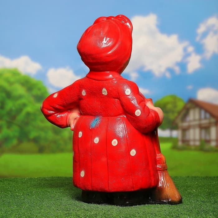 Садовая фигура из гипса «Тёща с метлой средняя», 59×25×40 см, МИКС