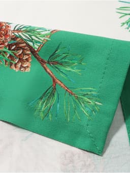 Дорожка новогодняя на стол «Этель. Новогодний лес» 40×147±3 см, 100% хлопок, саржа 190 г/м², белая/зелёная