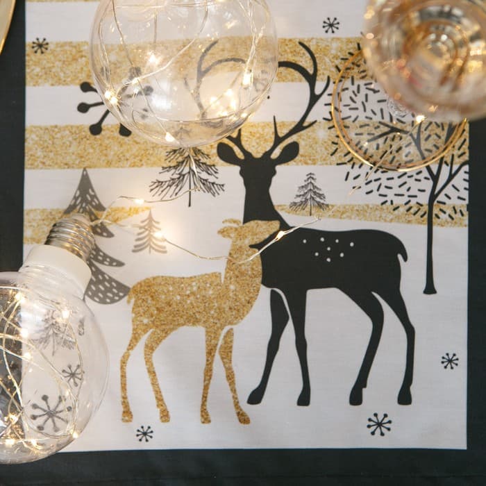 Дорожка новогодняя на стол «Этель. Олени» 30×70±3 см, 100% хлопок, саржа 190 г/м², чёрная/белая