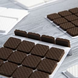 Накладка мебельная квадратная ТУНДРА, размер 18×18 мм, 32 шт., полимерная, коричневая