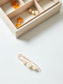 Булавка «Зефир», 7 см, белая в золоте