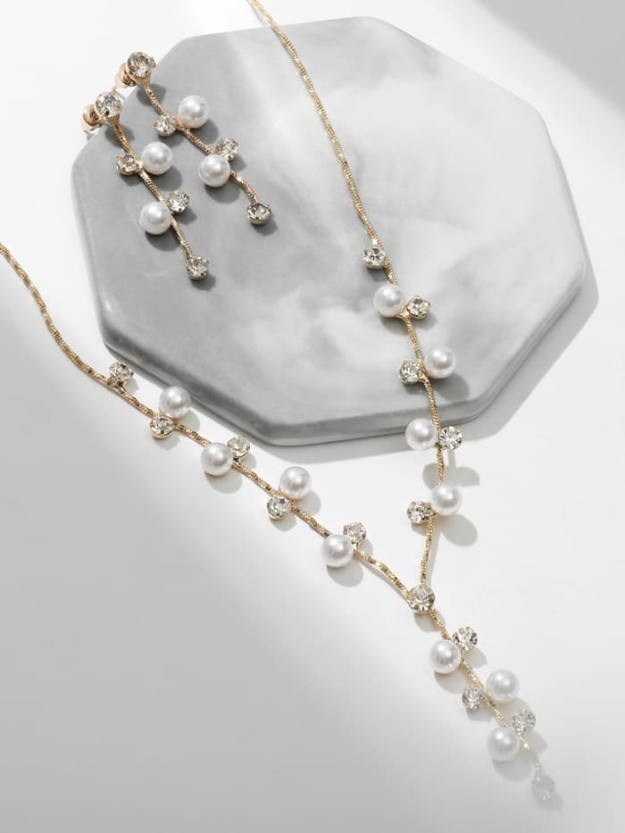 Набор 2 предмета: серьги, колье «Изумление», ветвь, белый в золоте, 42 см