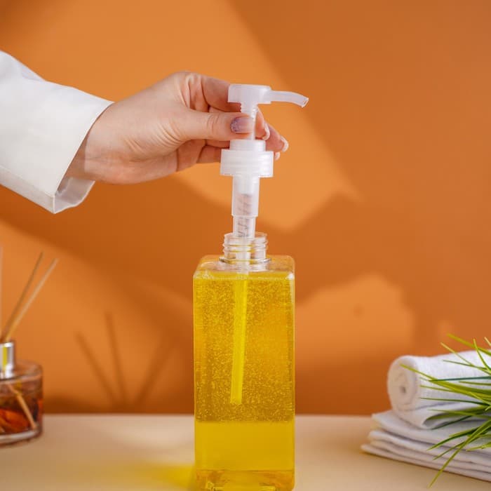 Дозатор для жидкого мыла Доляна, 700 мл, 6.5×20 см, цвет прозрачный