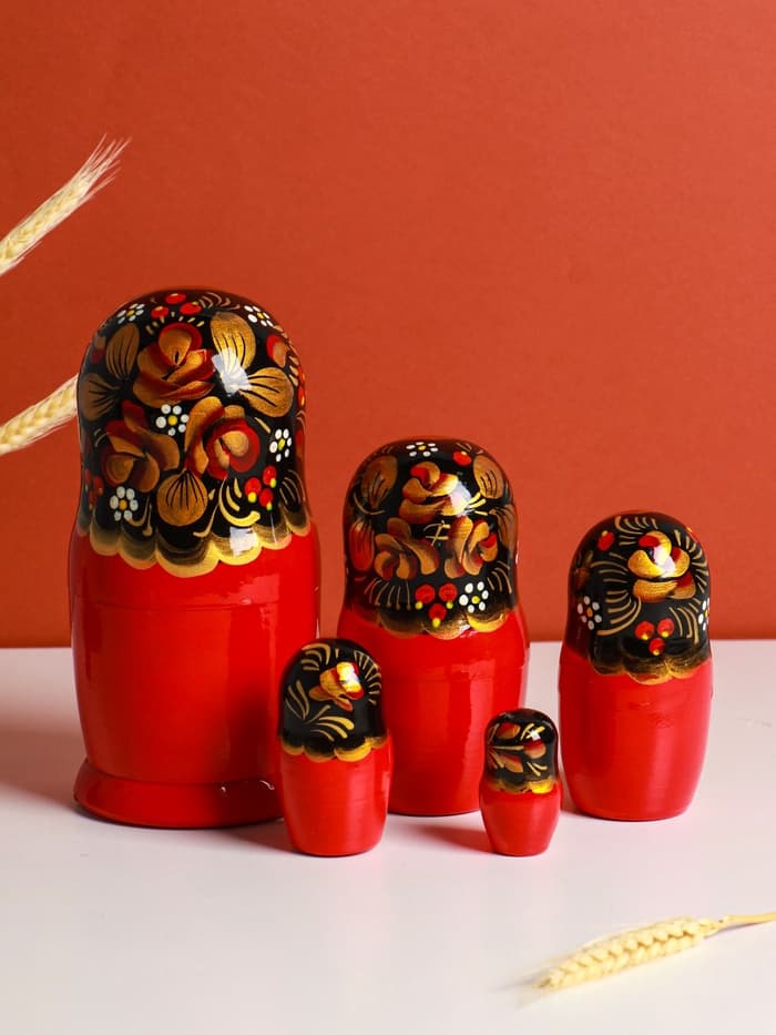 Матрёшка дерево «Рябинка», чёрный платок, 5 кукольная, 18 см