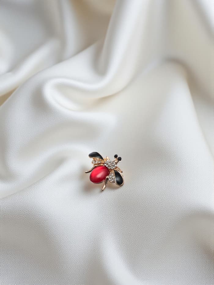 Брошь «Муха», в полете, цветная в золоте