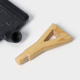 Сковорода «Лопата. Гриль», 23×18 см, на деревянной подставке, чугун, чёрная