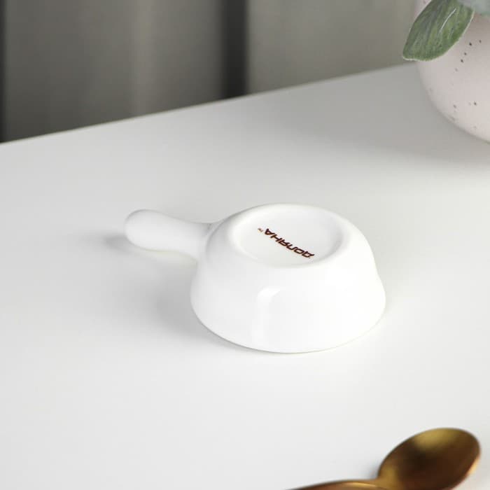 Соусник Доляна «Классика», 30 мл, 10×6 см, с ручкой, керамика, белый