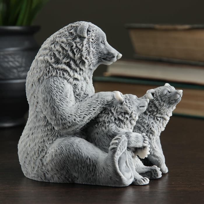 Фигурка «Медведица с медвежатами», 11 см