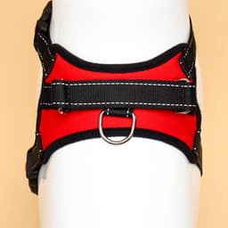 Шлейка К7, размер S, ОГ 44-55 см, вес 5-9 кг, мягкая, светоотражающая, красная