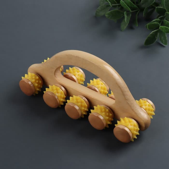 Массажёр с шипами «Гусеница», 18×6×7 см, универсальный, деревянный, с ручкой, 10 колёс, МИКС