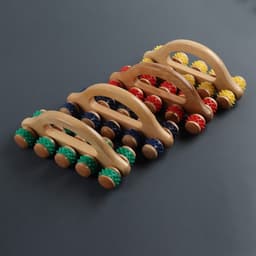 Массажёр с шипами «Гусеница», 18×6×7 см, универсальный, деревянный, с ручкой, 10 колёс, МИКС