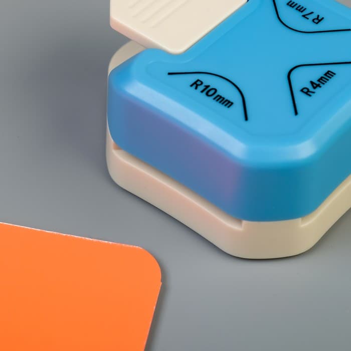 Дырокол фигурный для углов 3 в1, R=4/R=7/R=10 мм, 3.5×6.3×7.4 см