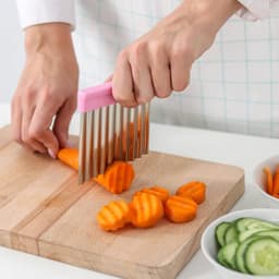 Нож для фигурной резки Доляна «Гребень», 10×9 см, зелёный