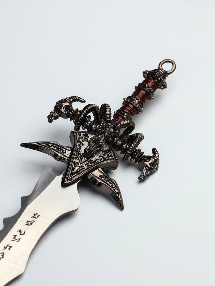 Макет оружия «Сувенирный меч на подставке. Остриё», подарочный набор, 8.5×3.5×27 см