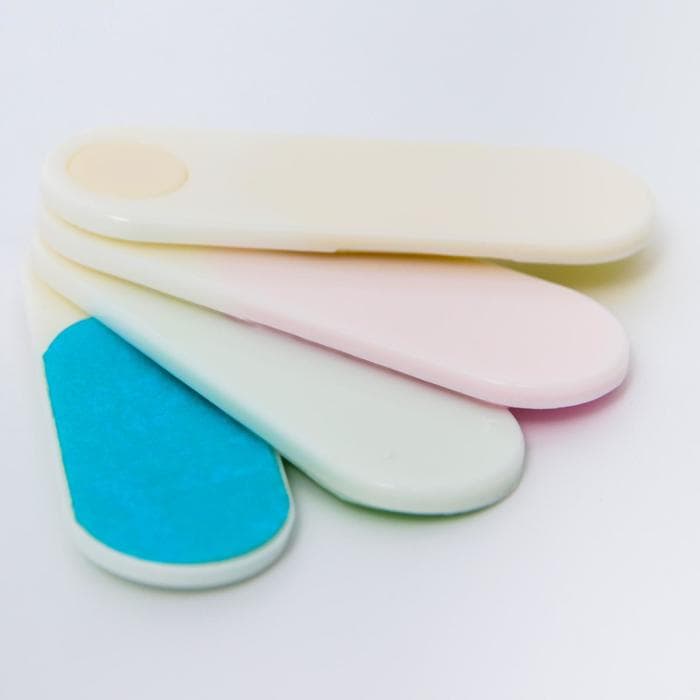 Набор маникюрный детский, 4 предмета: безопасные ножницы, щипчики с ручкой, пилочка, пинцет, белый