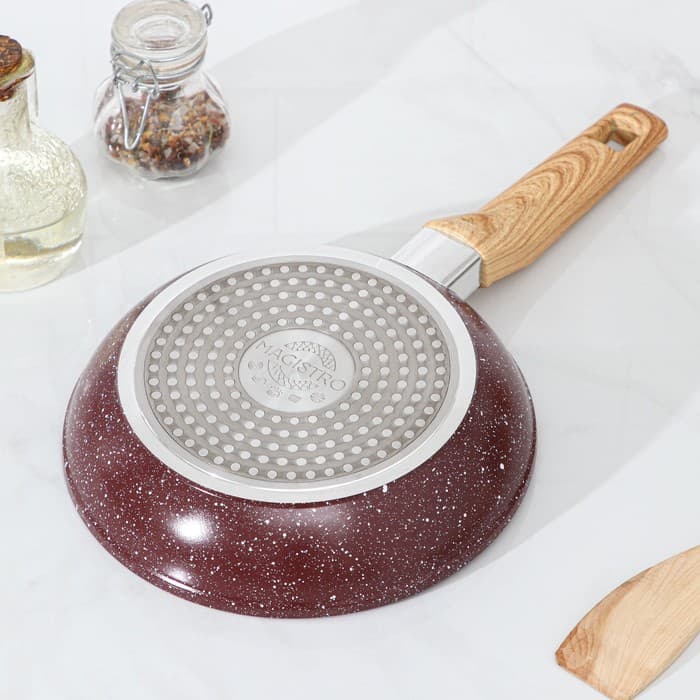 Сковорода Magistro Natural. Brown, d=20 см, h=4.5 см, ручка софт тач, антипригарное покрытие, индукция, кованый алюминий, коричневая