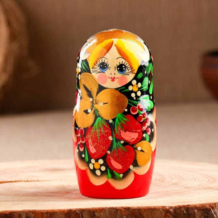 Матрёшка деревянная «Земляничка», чёрный платок, 5 кукольная, 18 см
