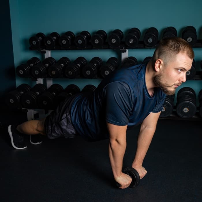 Ролик для пресса ONLYTOP, 27×14 см, с ковриком, цвет чёрный