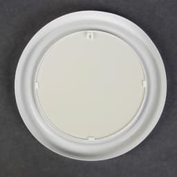 Зеркало настенное «Скромность», d зеркальной поверхности 18.5 см, белое