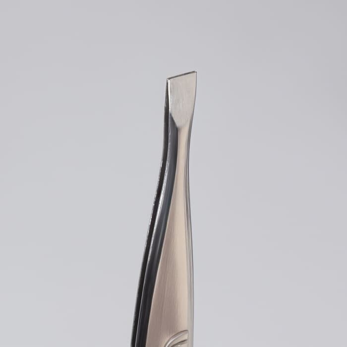 Пинцет для бровей, со скошенным краем, узкий, 9 см