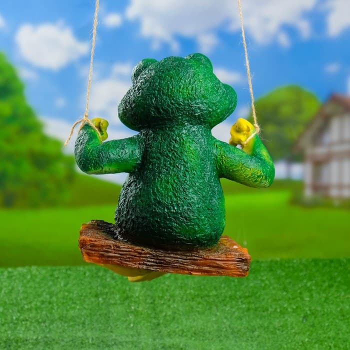 Садовая фигура из полистоуна «Лягушка на качелях», подвесная, 24×23×27 см