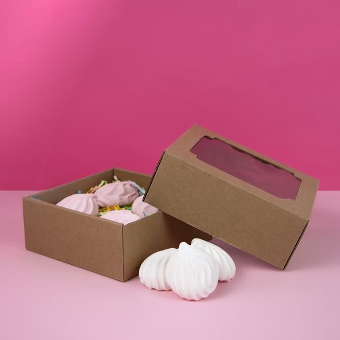 Коробка сборная без печати крышка-дно бурая с окном 14.5×14.5×6 см