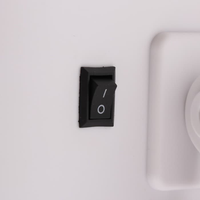 Зеркало ENERGY EN-704, подсветка, 26×17×12 см, от батареек 4хАА