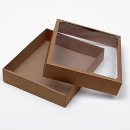 Коробка сборная без печати крышка-дно бурая с окном 37×32×7 см