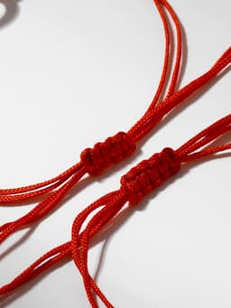 Браслет-оберег «Красная нить» In love мы с тобой связаны, набор 2 шт. цвет серебро, 5.5 см