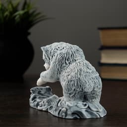 Фигурка «Медведь ловит рыбу», 11 см