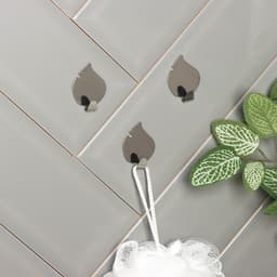 Крючки самоклеящиеся SAVANNA «Листики», 3 шт., металл, 4×3×1.5 см, хромированные