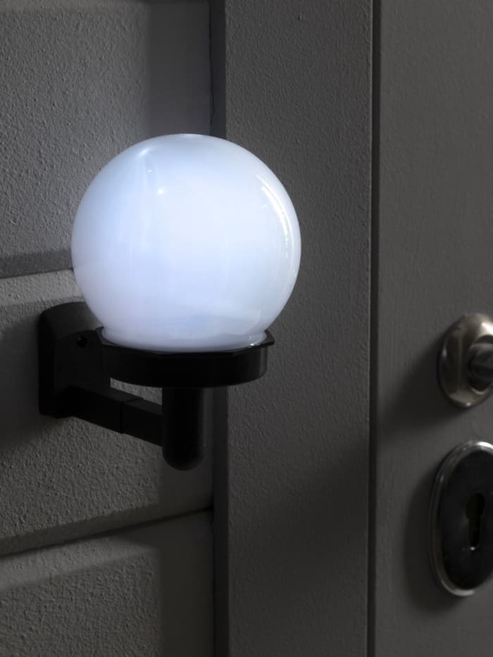 Садовый светильник «Шар», уличный, на солнечной батарее, 14×15×10 см, 1 LED, свечение белое