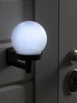 Садовый светильник «Шар», уличный, на солнечной батарее, 14×15×10 см, 1 LED, свечение белое