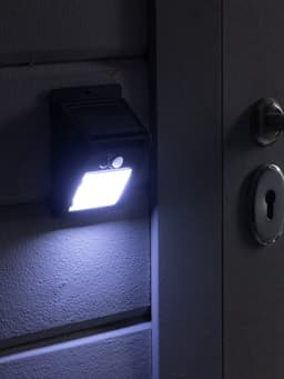 Садовый светильник, уличный, на солнечной батарее с датчиком движения, накладной, 30 LED, свечение белое