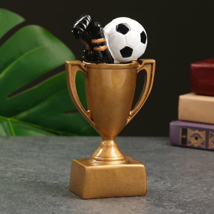 Кубок наградной с фигуркой «Футбол», 18×9×5 см